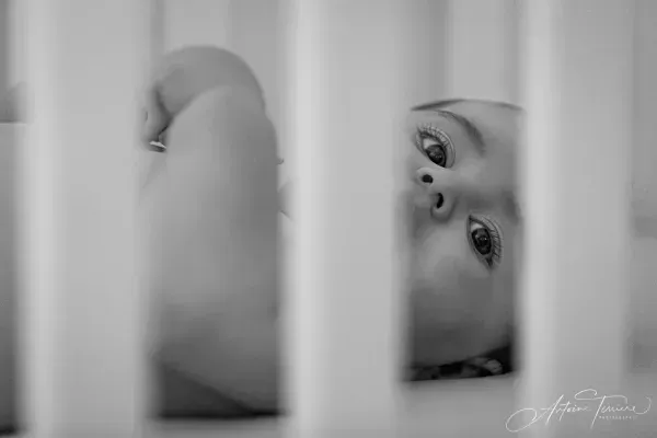 photo-nouveau-ne-noir-et-blanc